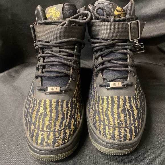 WOMAN AIR FORCE 1 - Picture 2 of 5